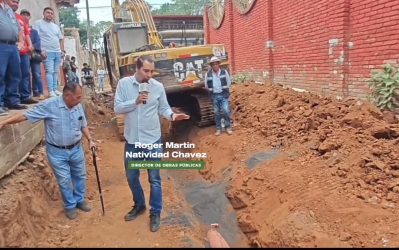 Arranque de la obra línea de drenaje en la calle Cuauhtemoc